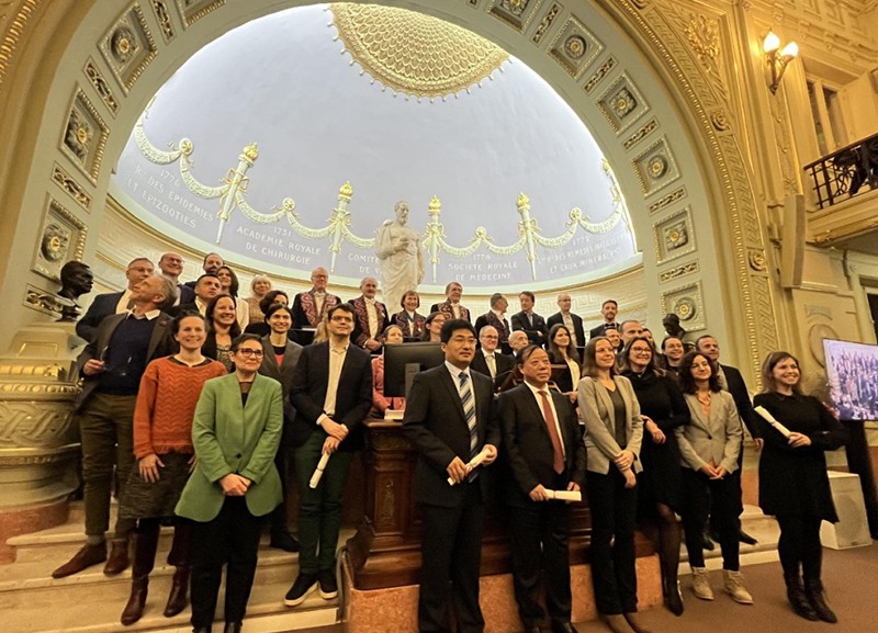 沈振亚教授团队荣获第六届“夏邦克-杜博赛”奖！